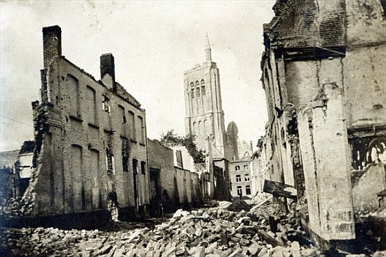 St. Jacob''s Church, Ypres, June 1915 de English Photographer