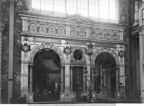 Portico of the Silversmith Pavilion at the Universal Exhibition, Paris de Adolphe Giraudon