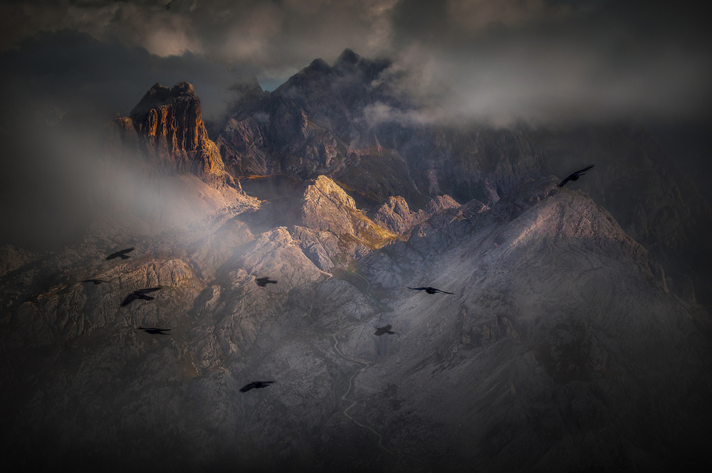 Flying over the Peaks de Alessandro Traverso