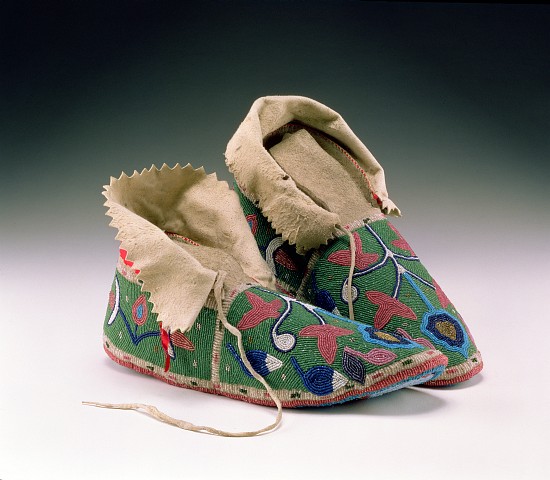 Moccasins, Eastern Sioux de American School