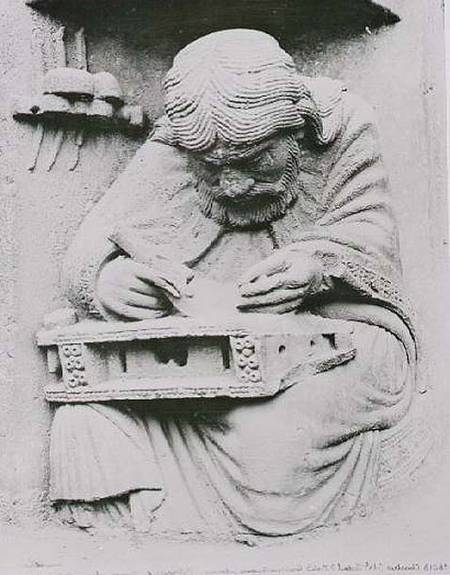 Pythagoras from the south door of the Royal portal ( relief) de Anonymous