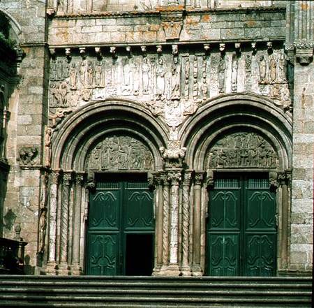 View of the south transept portal (Puerta de las Platerias) c.1100-04 (photo) (detail of 88963) de Anonymous