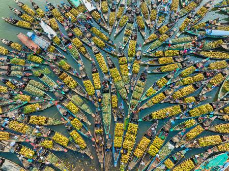 Summer fruits market