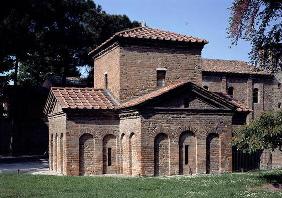 Rear facade of the tomb, mid 5th century (photo)