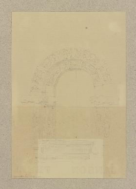 Romanisches Portal der Peterskirche in Großen-Linden