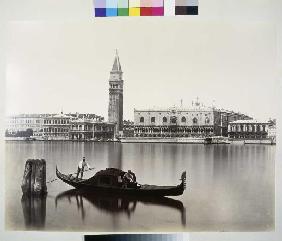 Venedig: Blick auf Markusbibliothek, Campanile und Dogenpalast