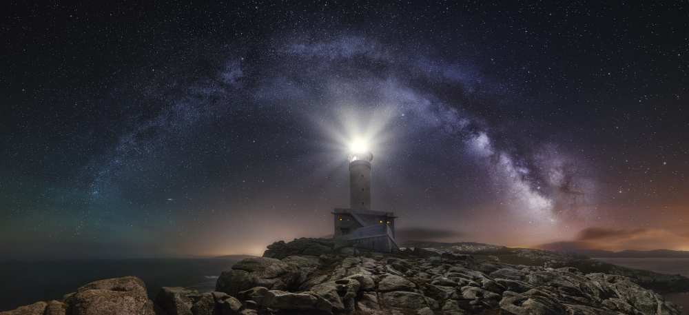 Lighthouse and Milky Way de Carlos F. Turienzo