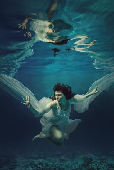 Underwater angel