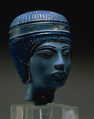 Royal head, possibly Tutankhamun, New Kingdom (pressed glass) (see also 154086) de Egyptian 18th Dynasty