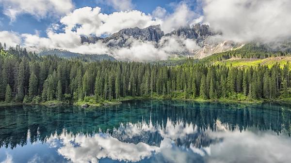 Carezza Reflection de emmanuel charlat