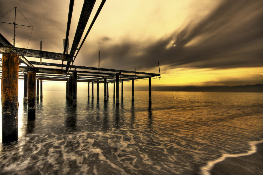 old pier and beautiful sunset de engin akyurt