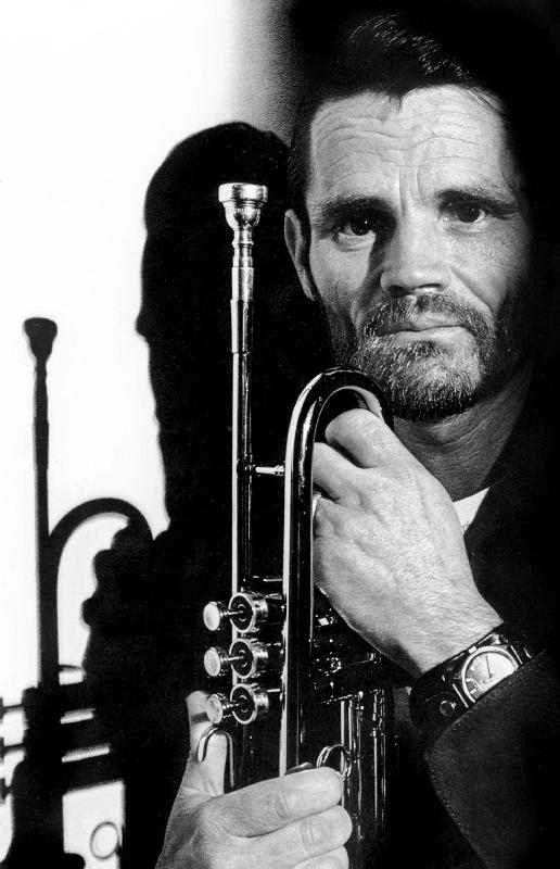jazz trumpet player Chet Baker de English Photographer, (20th century)