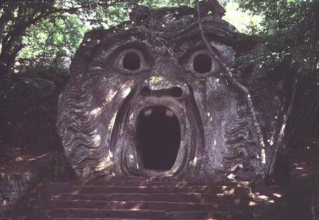 Mouth of a fantastical cave, stone sculpture in the 'Parco dei Mostri' (Monster Park) gardens laid o de Giacomo Barozzi  da Vignola