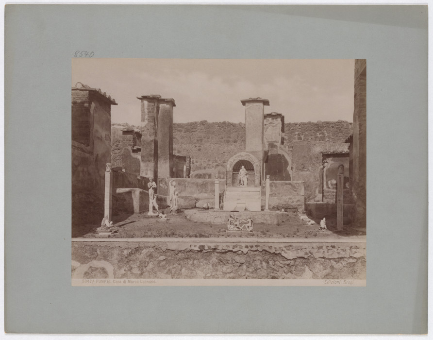 Pompeii: House of Marco Lucretius, No. 5047a de Giacomo Brogi