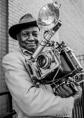 Mr.Louis Mendes/NYC-USA Street Photography Icon