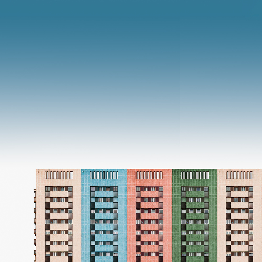 Colored buildings de Inge Schuster