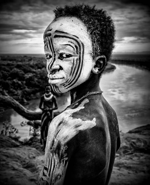 A boy of the Karo tribe. Omo Valley (Ethiopia). de Joxe Inazio Kuesta