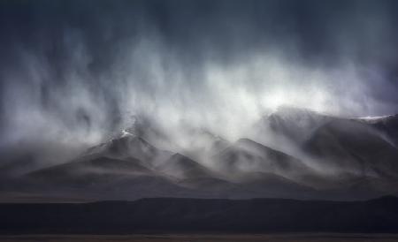 Qilian Mountains (祁连山脉)