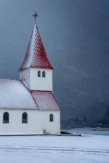 Snow storm in Vik