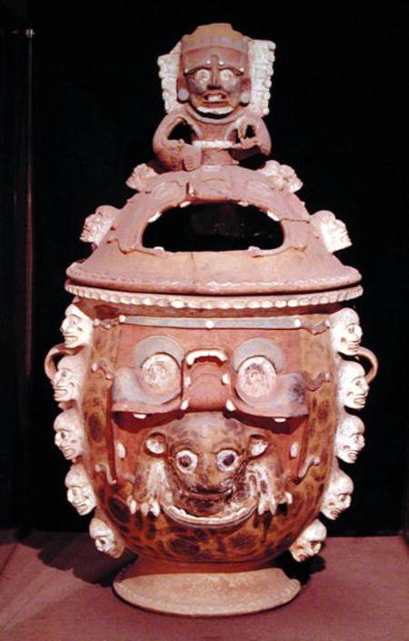 Urn with a lid, from Guatemala, Classic Period de Mayan