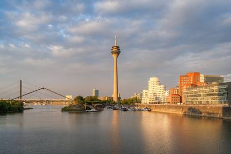 Goldene Stunde im Medienhafen Düsseldorf