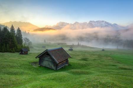 Nebel am Geroldsee in Bayern