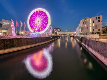 Riesenrad in Köln am Abend