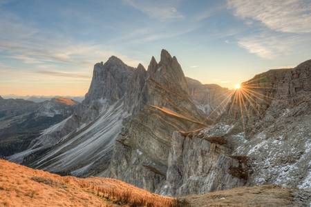 Sonnenaufgang auf der Seceda in Südtirol