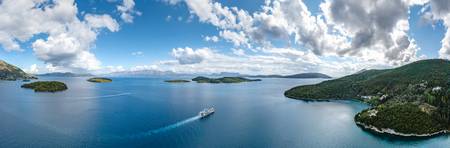 Fähre von Nydri nach Kefalonia im Süden der Ionischen Insel Lefkada, Griechenland