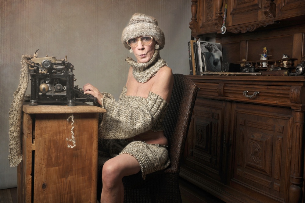 Knitting lady de Monika Vanhercke