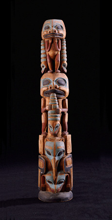 A Tlingit Wood Model Totem Pole Depicting Figures With Woodworms de 