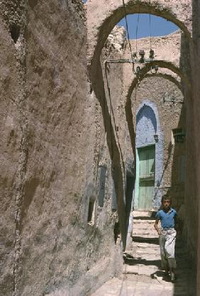 A street in the medina (photo) 