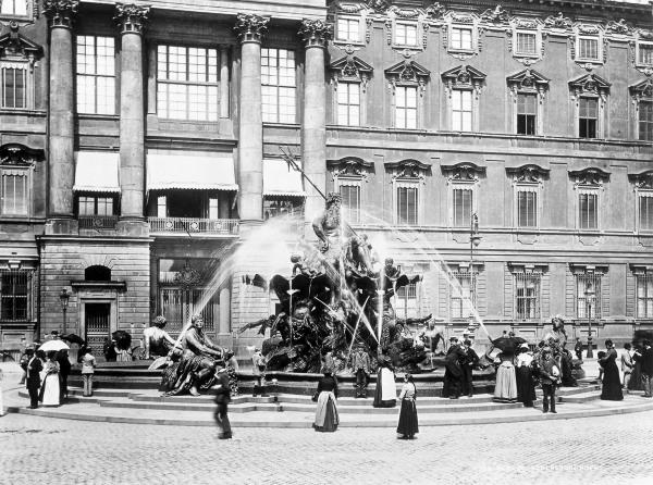 Berlin,Ansicht Neptunbrunnen/Foto Levy de 