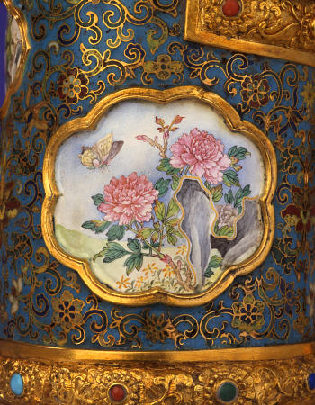 Detail Of An Enamel Cartouche From A Magnificent Imperial Gold, Cloisonne And Beijing Enamel Ewer, D de 