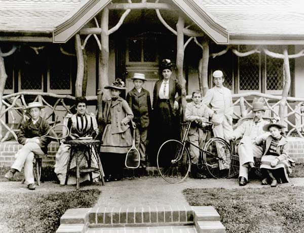 Family Group, c.1900 (b/w photo)  de 