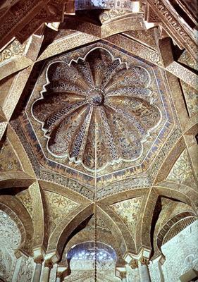 Interior of the dome over the mihrab, 965 AD (photo) (see also 88985) de 