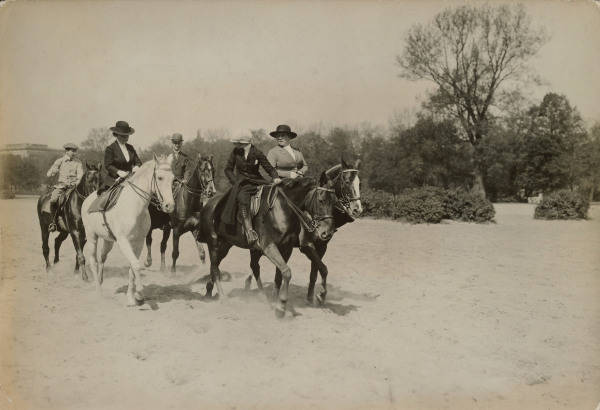 Riders in Berlin Tiergarten / c.1910 de 