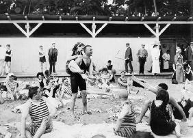 Beach life in Binz on Ruegen / Photo 1910