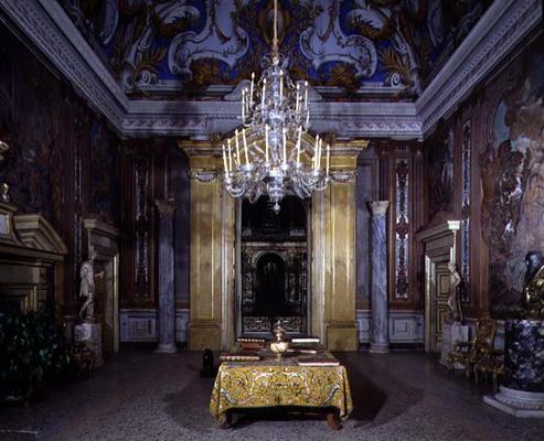 The entrance hall, designed for Cardinal Pietro Aldobrandini by Giacomo della Porta (1532-1602) 1601 de 
