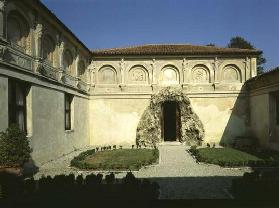 The Giardino Segreto, courtyard of the Appartamento Grotta designed by Giulio Romano (1499-1546), 15