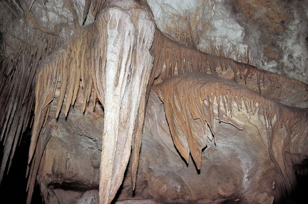 Vallorbe Cave, Near Lausanne (photo)  de 