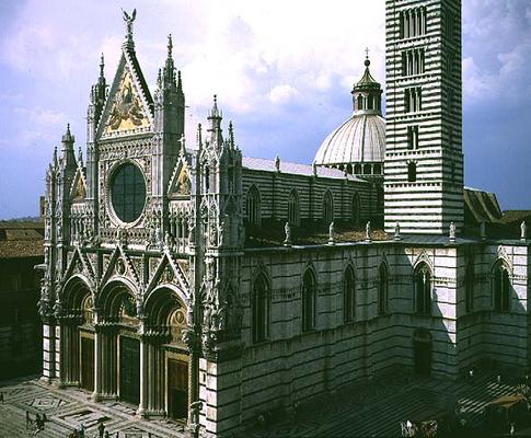 View of the exterior, the facade designed by Giovanni Pisano (lower part) and Giovanni di Cecco (upp de 