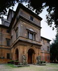 View of the main facade, 16th century (photo)