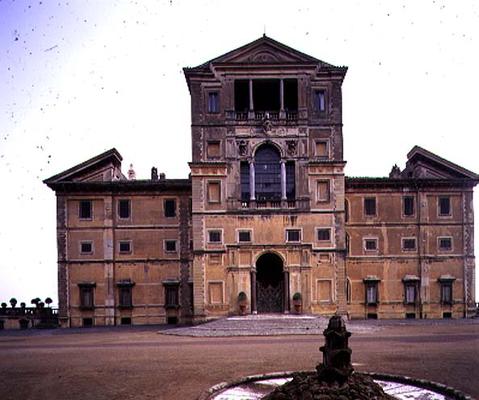 View of the rear facade, designed for Cardinal Pietro Aldobrandini by Giacomo della Porta (1532-1602 de 
