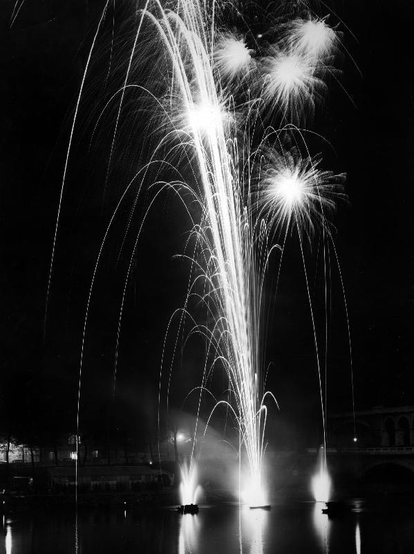 World Fair, Paris: firewroks at the bridge of Auteuil de 