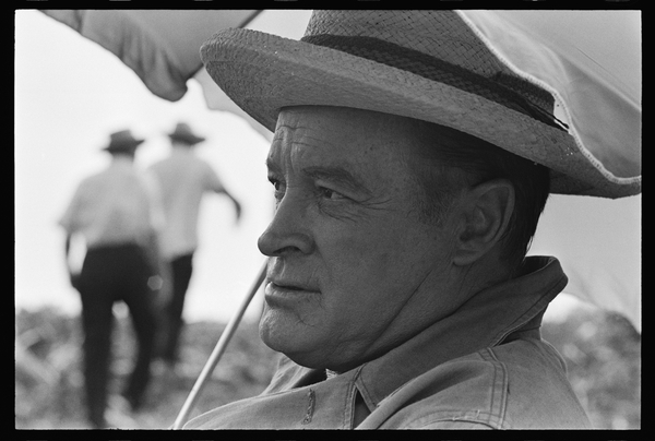 Bob Hope on the set of The Private Navy of Sgt OFarrell de Orlando Suero