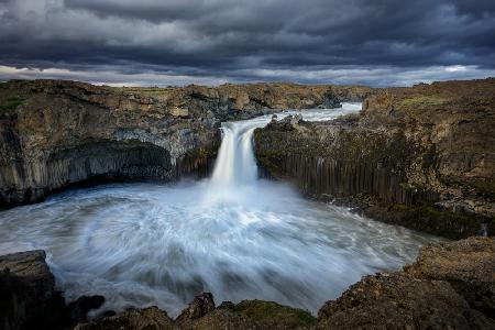 Aldeyjarfoss at summer evening