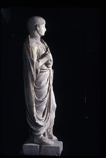 Togate statue of the young Nero de Roman