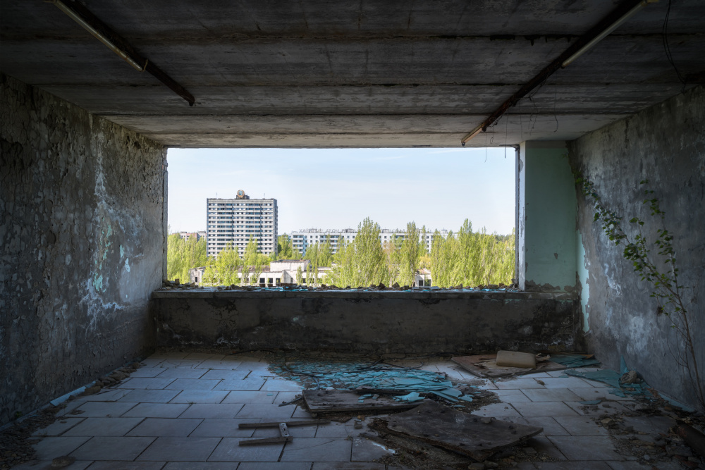 View at Pripyat in Chernobyl de Roman Robroek