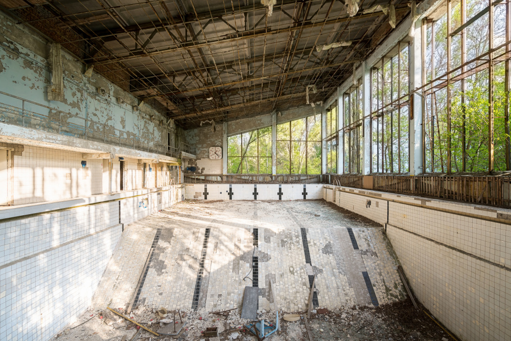 Swimming Pool in Chernobyl de Roman Robroek